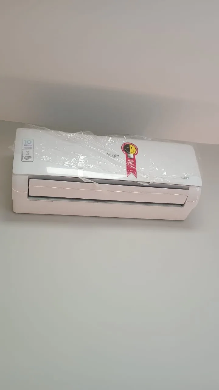 Instalação de ar-condicionado com tubulação em canaleta