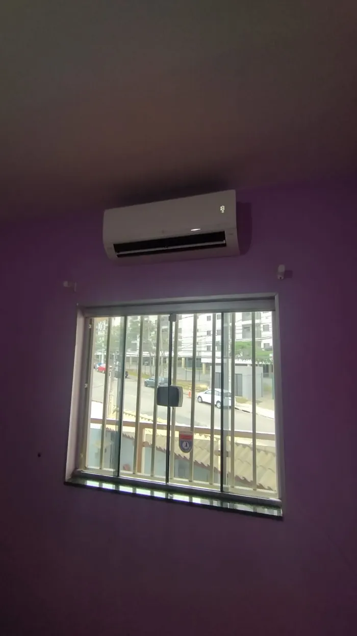 Instalação de ar-condicionado em ambiente com pé-direito alto